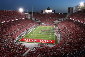 开云体育平台APP-英超争冠之夜，东契奇如何用足球智慧改写篮球攻防？