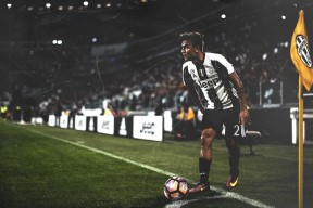 开云体育下载-辽宁队火力压制独行侠，乔治成为关键先生，当东方铁骑遇上西部牛仔