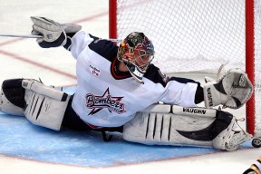 开云体育官网-湖人封锁雄鹿，利拉德持续制造杀伤，一场攻防博弈的深度解析