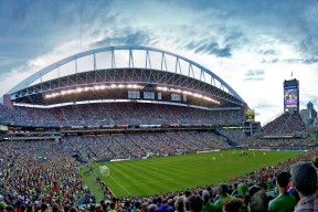 开云体育下载-梅西的魔法，当关键先生在别处闪耀，勒沃库森已在书写自己的传奇