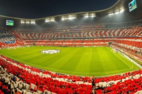 开云体育官网-范弗利特指挥若定黄蜂蛰伤雄鹿，战术压制背后的完美风暴