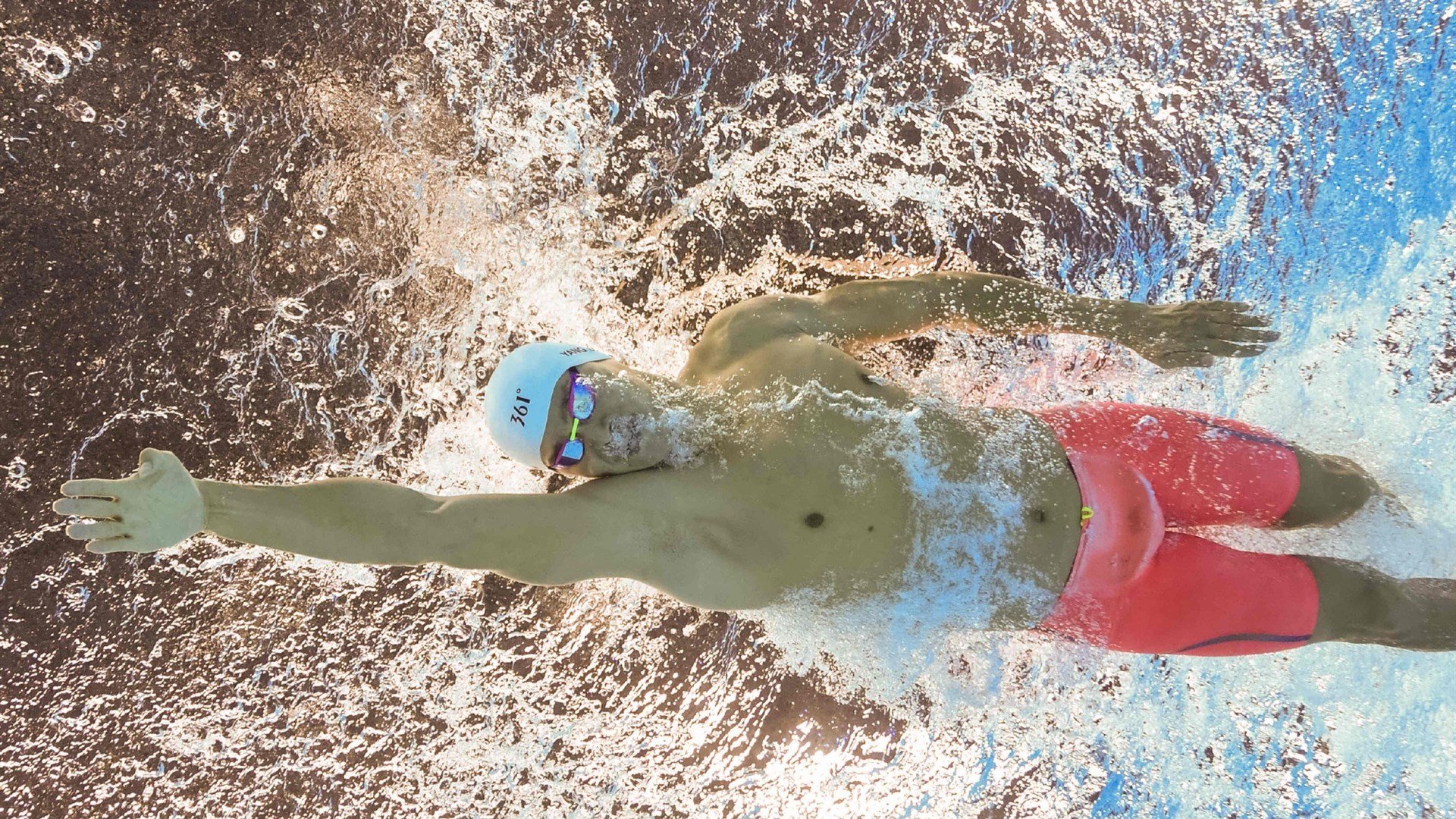 世界排名争夺战之夜,孔德打出生涯之夜,当小人物撕碎剧本