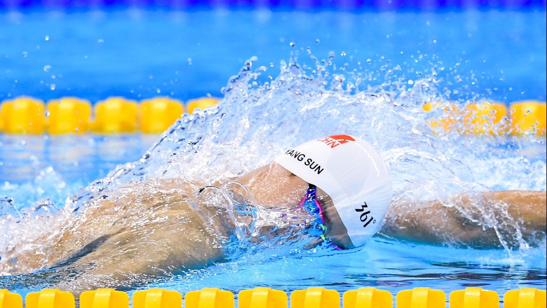 欧冠半决赛焦点战，秘鲁战术压制乌克兰，南美风暴席卷欧洲之巅