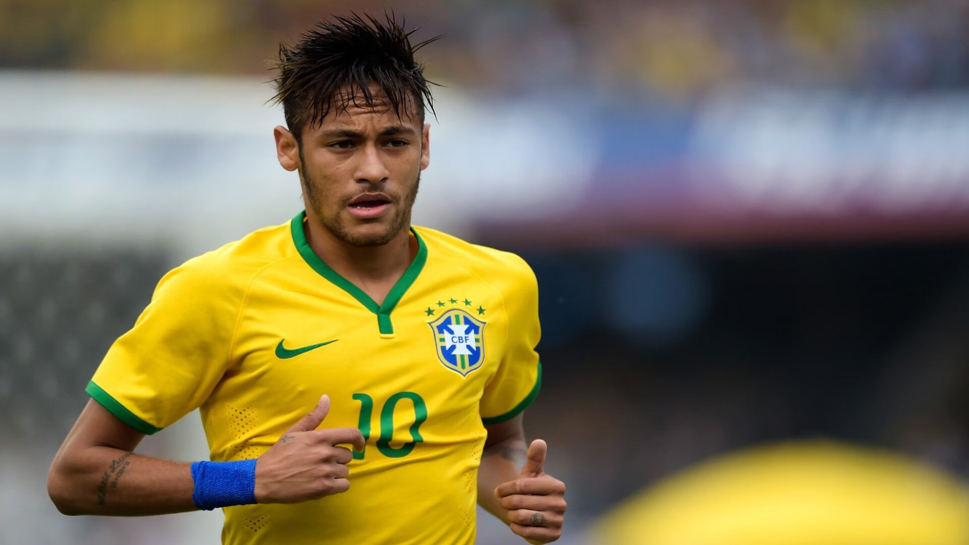 英超争冠之夜，阿克，那个在沉默中爆发的关键先生