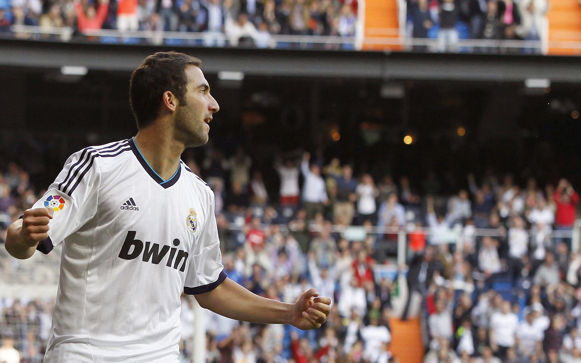 奥纳纳统治全场,当哥伦比亚的野性遇上摩纳哥的精密