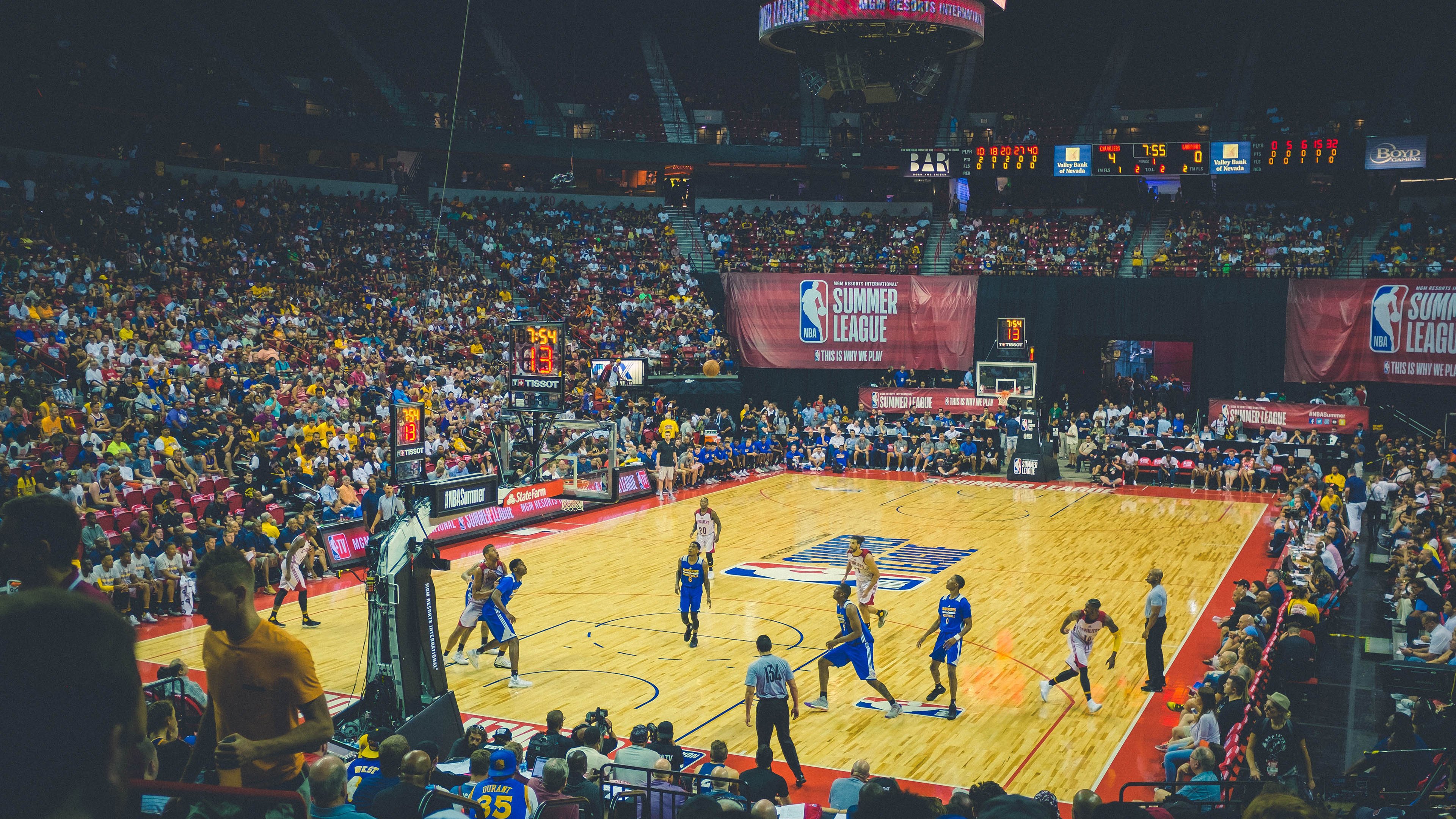 热火正面击溃吉林队,浓眉防守端锁死对手